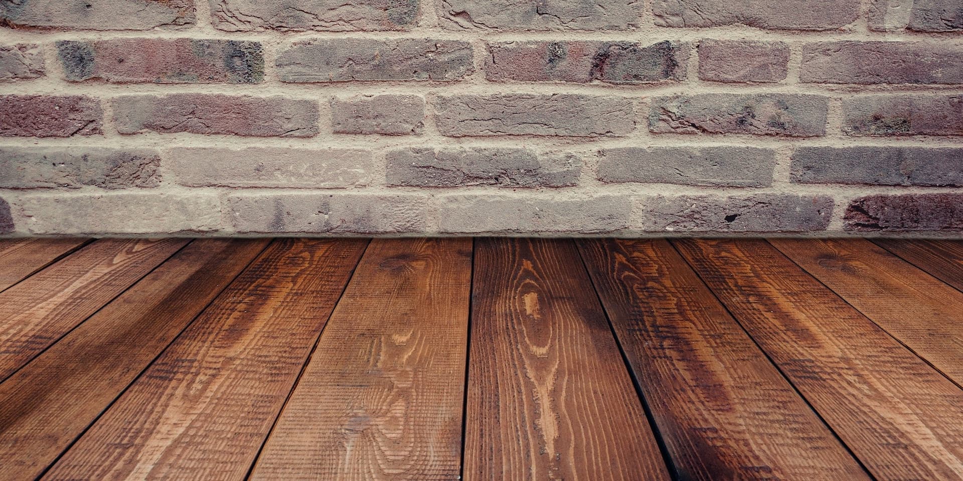 Suelo vinílico imitación madera.